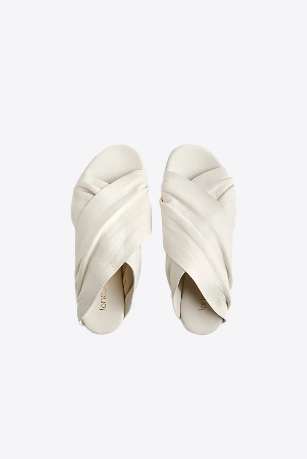 Sandal with crossover front in nappa